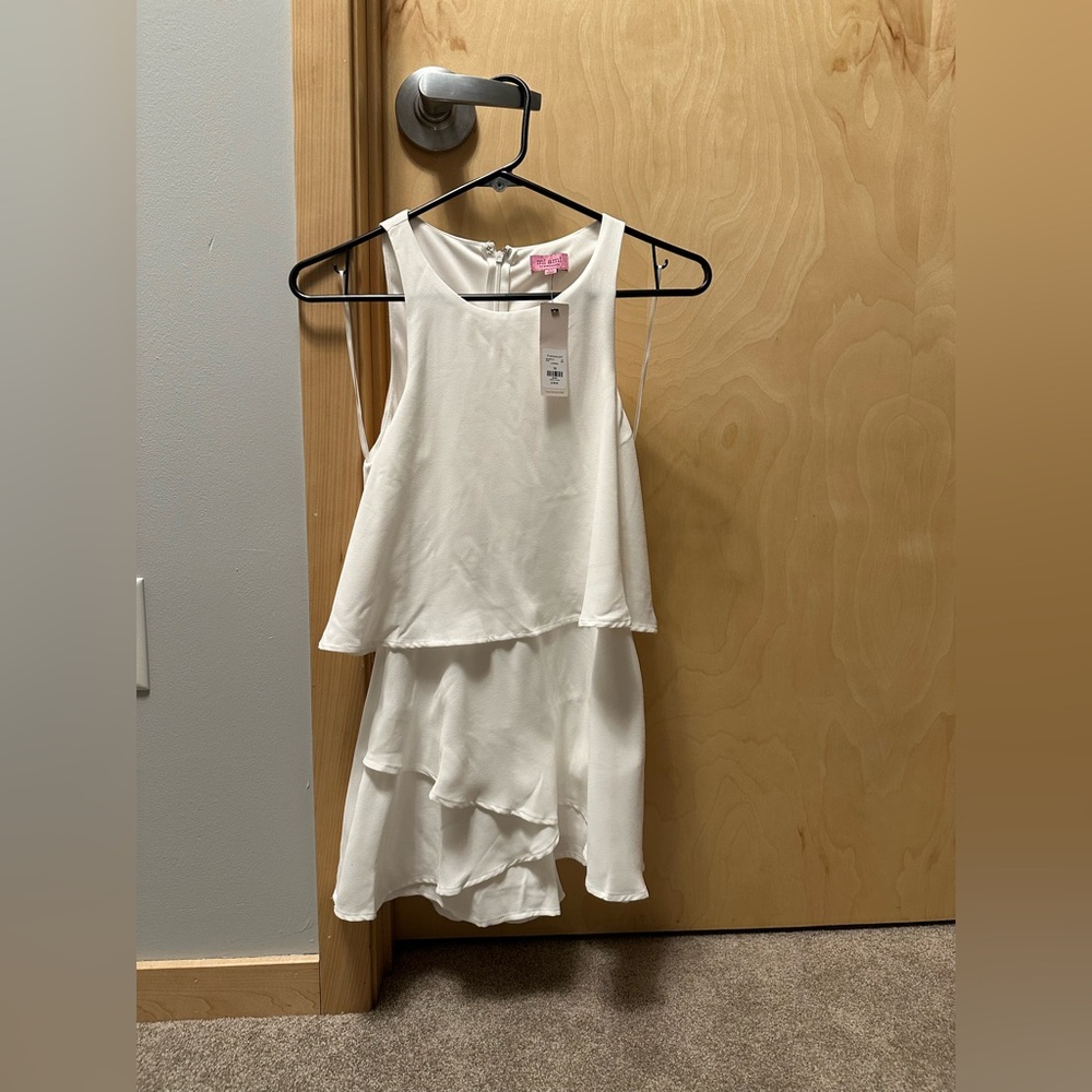 NWT Francesca’s Whitw Ruffle Romper - Picture 7 of 7